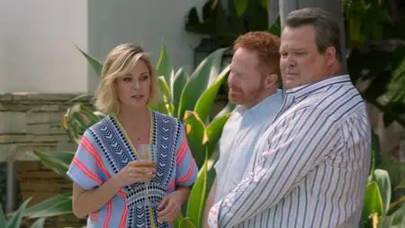 Modern Family S10E02