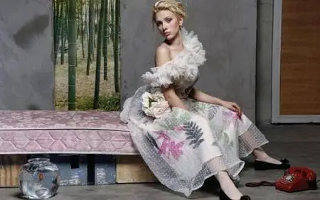 Scarlett Johansson Photoset 