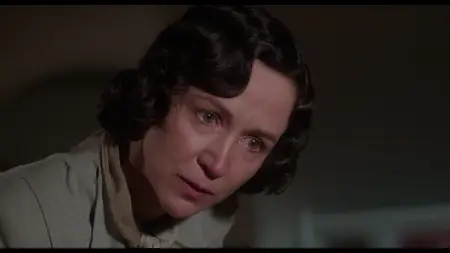 Mommie Dearest (1981)