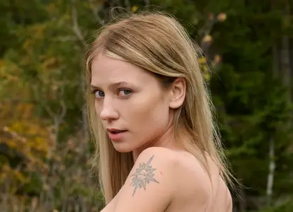 Molli - Sexy in nature