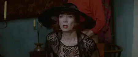 Le Parfum de la Dame en Noir (2005) + Bonus