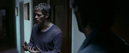 Open Grave (2013)