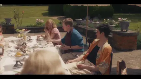 Outrageous S01E01
