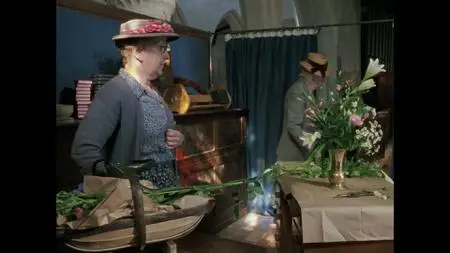 Miss Marple: The Mirror Crack'd from Side to Side (1992)