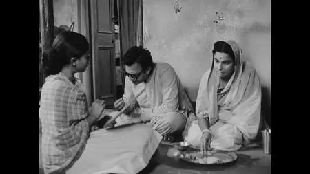 The Big City / Mahanagar (1963) [Criterion Collection]