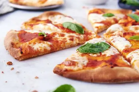 Italian Chef Secrets: How to Make Perfect Thin Crust Pizza