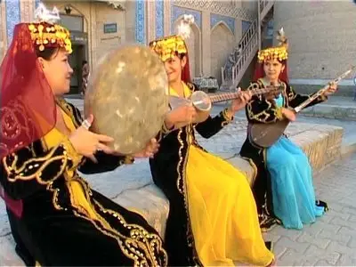 Music of Central Asia vol. 4 – Bardic Divas: Women’s Voices in Central Asia (2006)