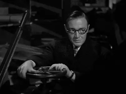 Invisible Agent (1942)