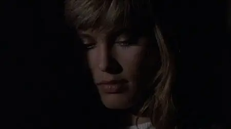 Nothing Underneath / Sotto il vestito niente (1985)