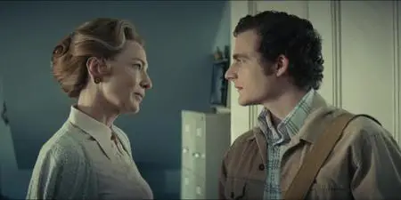 Mrs. America S01E04