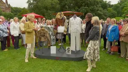 BBC - Antiques Roadshow Series 39: Holker Hall 1 (2017)