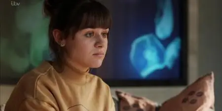 Finding Alice S01E02