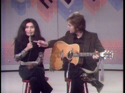 John Lennon & Yoko Ono - The Mike Douglas Show (2002)