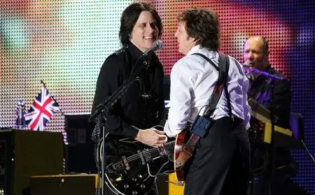 Paul McCartney - Up and Coming Tour (2010)