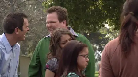 Modern Family S11E00