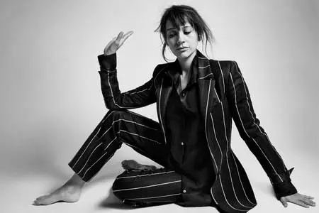 Rashida Jones by Billy Kidd for PorterEdit May 18th, 2018