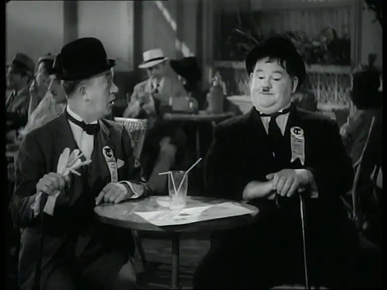 The Flying Deuces (1939) RE-UP