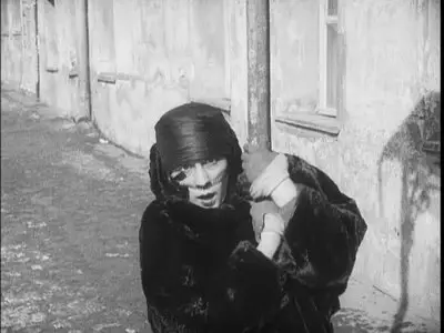 Neobychainye priklyucheniya mistera Vesta v strane bolshevikov (1924)