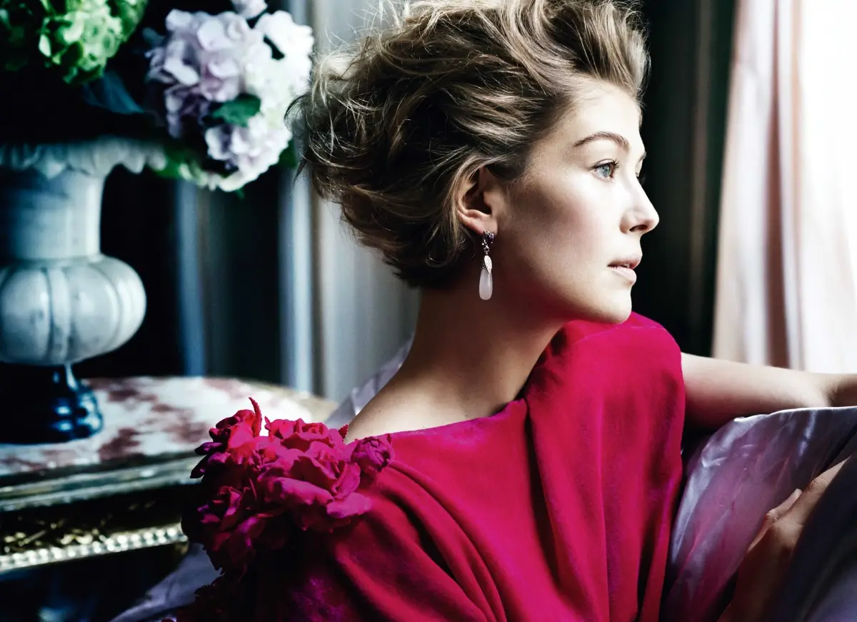 Rosamund Pike by Mario Testino for Vanity Fair February 2015 / AvaxHome