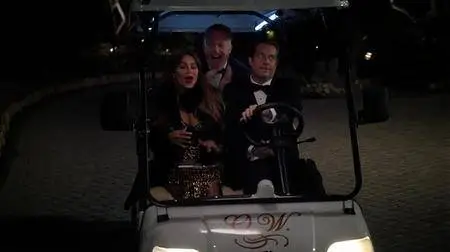 Modern Family S09E16