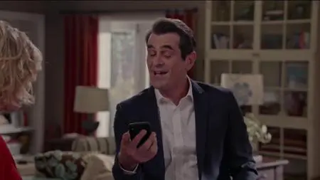 Modern Family S10E10