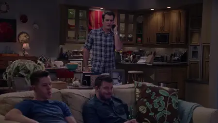 Modern Family S10E18