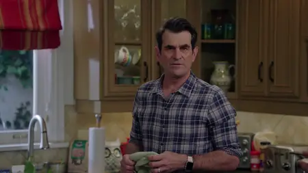 Modern Family S10E18
