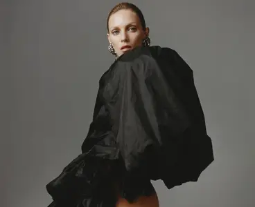 Anja Rubik by Agata Serge