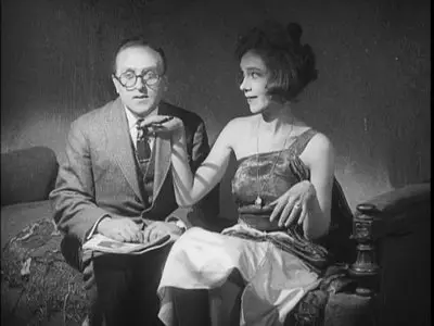 Neobychainye priklyucheniya mistera Vesta v strane bolshevikov (1924)
