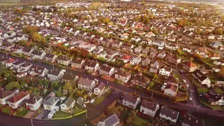 Two Doors Down S03E01