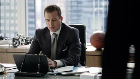 Suits S02E10