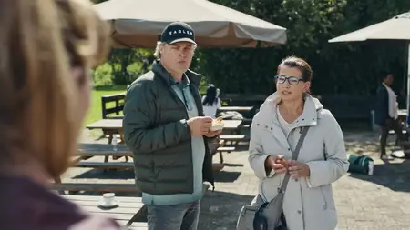Football Parents S01E06