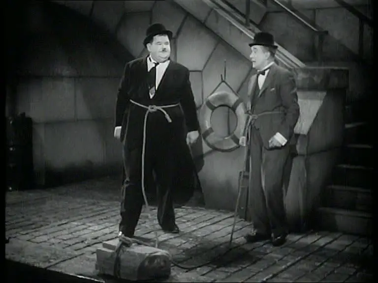 The Flying Deuces (1939) RE-UP
