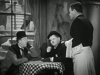 LAUREL & HARDY: The Fixer Uppers (1935)