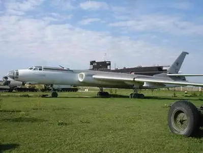 Tu-16K Walk Around