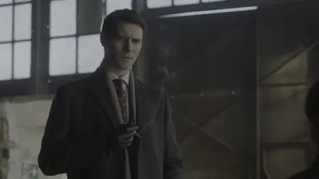 Counterpart S02E01