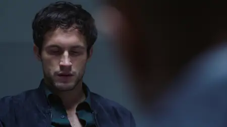 Imposters S01E09