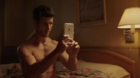 Imposters S01E09