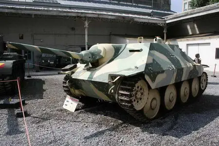 Hetzer G13-D Walk Around