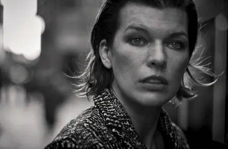 Walking with Supermodels by Peter Lindbergh for Vogue Italia October 2016