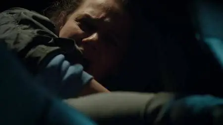 Casualty S33E01