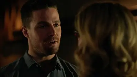 Arrow S04E01 (2015)