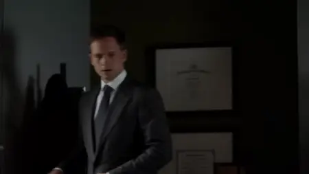 Suits S07E01