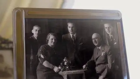 BBC - Surviving the Holocaust: Freddie Knoller's War (2015)