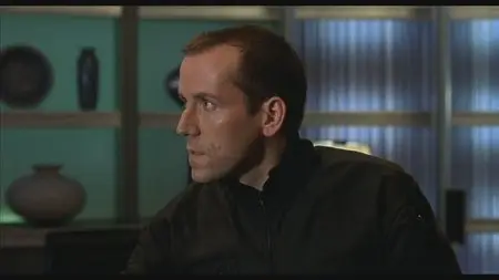 Johnny English (2003)