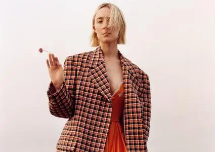 Saoirse Ronan by Jamie Hawkesworth for Vogue August 2018