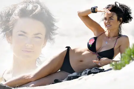 Kelly Carlson - Bikini candids in Malibu