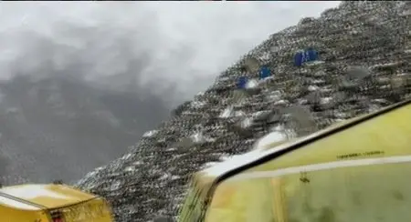 Channel 4 - Terror on Everest: Surviving the Nepal Quake (2015)
