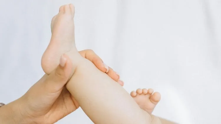 Baby Bliss: The Complete Baby Massage Course for Mothers
