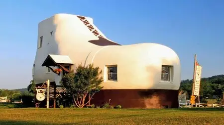 Channel 4 - World's Weirdest Homes (2015)